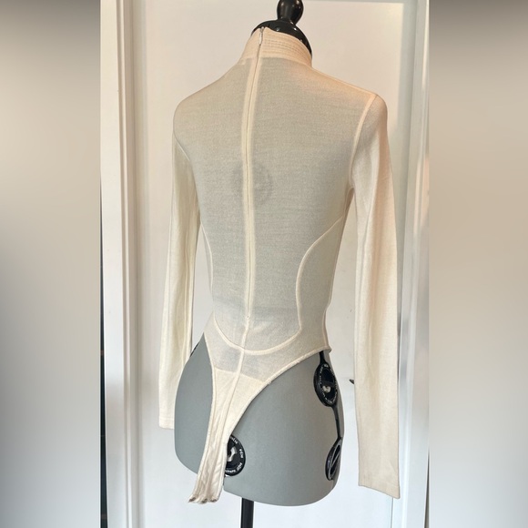 Alaïa VTG 90s Long Sleeve Knit Bodysuit, cream, high V neck, zip back, XS, EUC - Picture 5 of 14